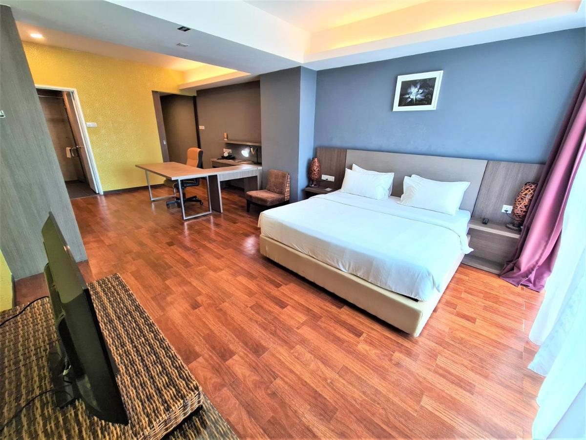 Nexus Regency Suites & Hotel Субанг-Джая Экстерьер фото